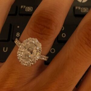 Elegant natural diamond oval Women's engagement Ring